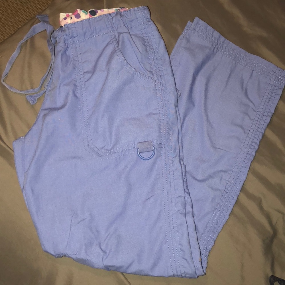 Scrub Set 👩🏼‍⚕️ - Picture 2 of 5